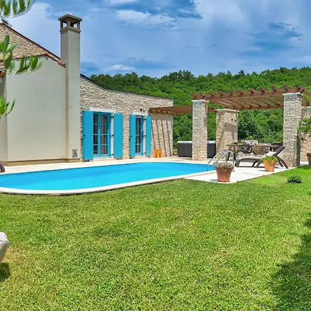 Villa Griota For 8 People Near Umag With Private Pool, Jacuzzi & Sea View - Pet Friendly