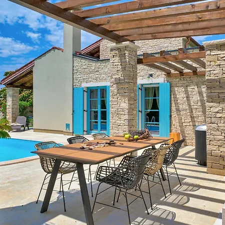 Griota For 8 People Near Umag With Private Pool, Jacuzzi & Sea View - Pet Friendly Villa