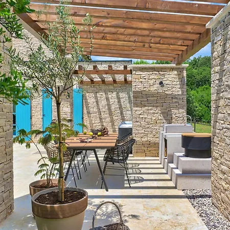 Griota For 8 People Near Umag With Private Pool, Jacuzzi & Sea View - Pet Friendly Villa *