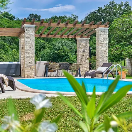 Griota For 8 People Near Umag With Private Pool, Jacuzzi & Sea View - Pet Friendly Villa *