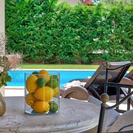 Griota For 8 People Near Umag With Private Pool, Jacuzzi & Sea View - Pet Friendly וילה *