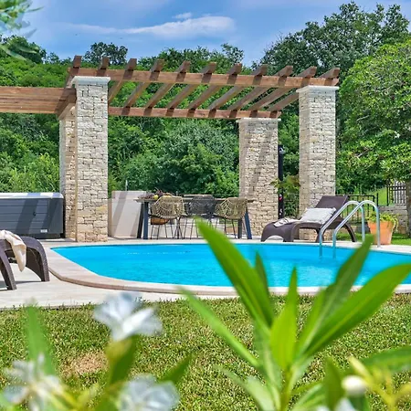 וילה Griota For 8 People Near Umag With Private Pool, Jacuzzi & Sea View - Pet Friendly *
