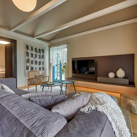 Villa Griota For 8 People Near Umag With Private Pool, Jacuzzi & Sea View - Pet Friendly Vilanija