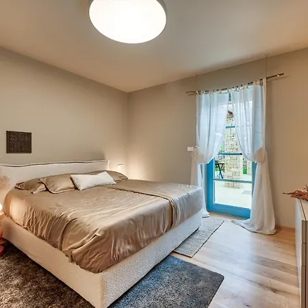 וילה Griota For 8 People Near Umag With Private Pool, Jacuzzi & Sea View - Pet Friendly Vilanija
